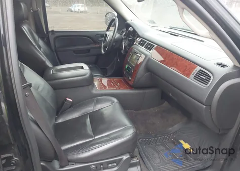 2010 Chevrolet Tahoe Ltz z USA, uszkodzony, nr VIN 1GNUKCE0XAR290404